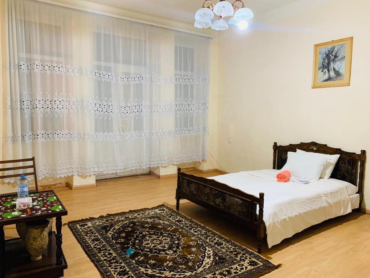 Infinity Hostel & Tour Ереван Экстерьер фото