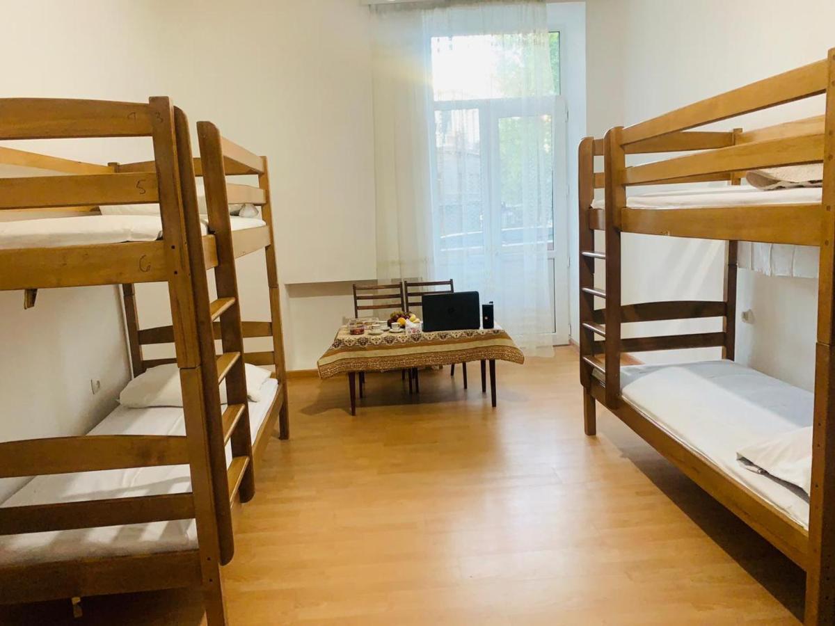 Infinity Hostel & Tour Ереван Экстерьер фото